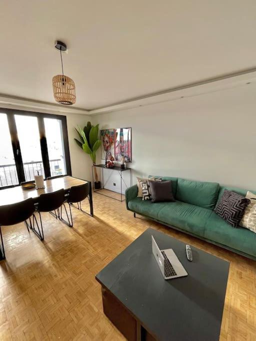 Magnifique Appartement Neuilly Sur Marne Entre Paris Et Disneyland Exterior photo